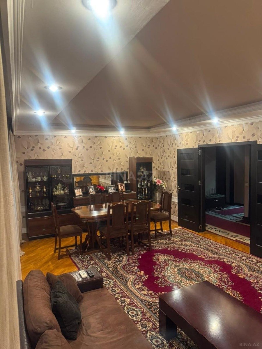 4 otaqlı Köhnə tikili, 6-cı mikrorayon q., Bakı