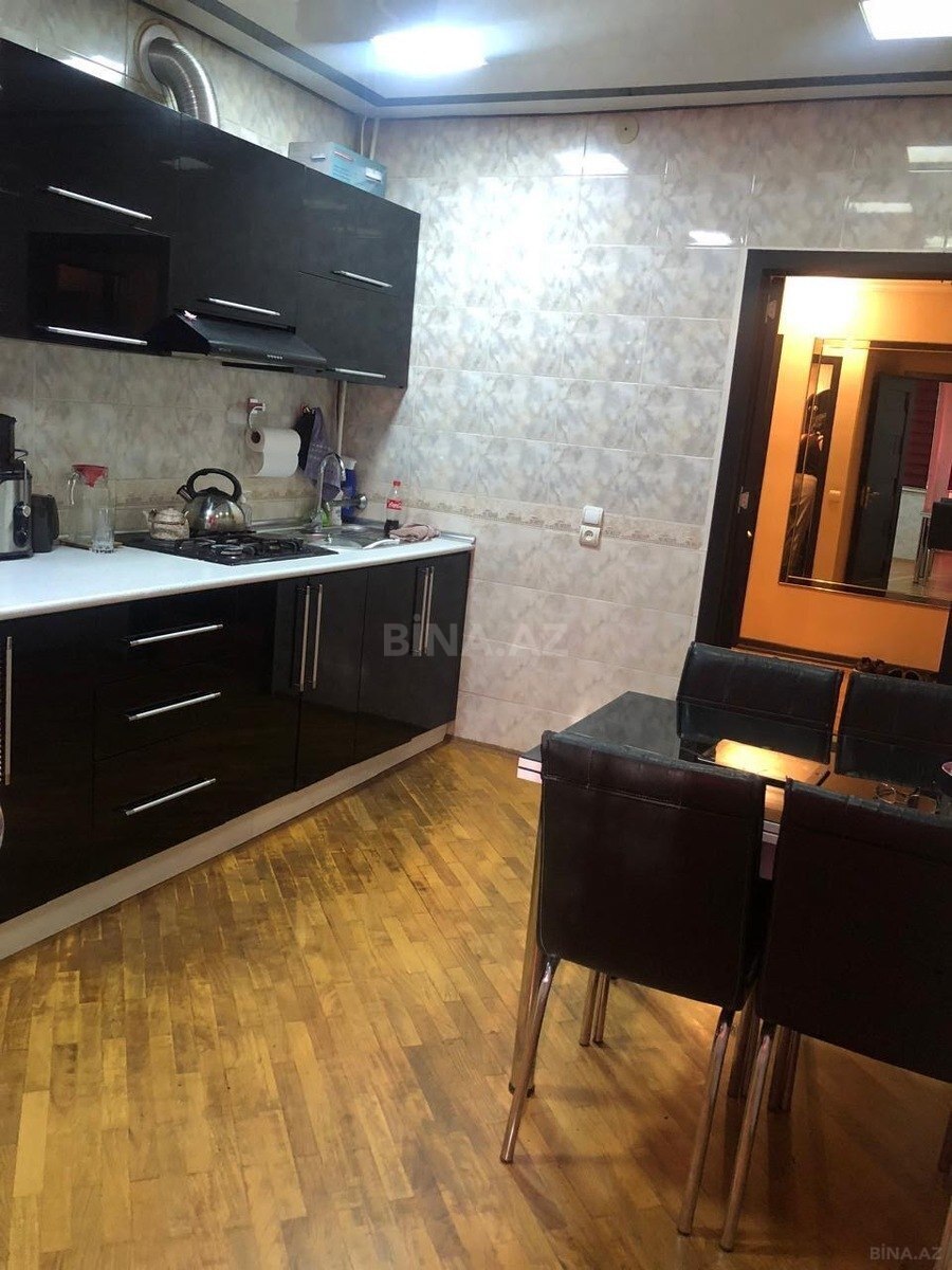 4 otaqlı Köhnə tikili, 6-cı mikrorayon q., Bakı