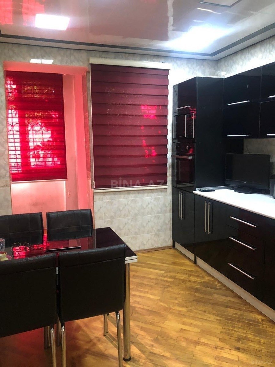 4 otaqlı Köhnə tikili, 6-cı mikrorayon q., Bakı