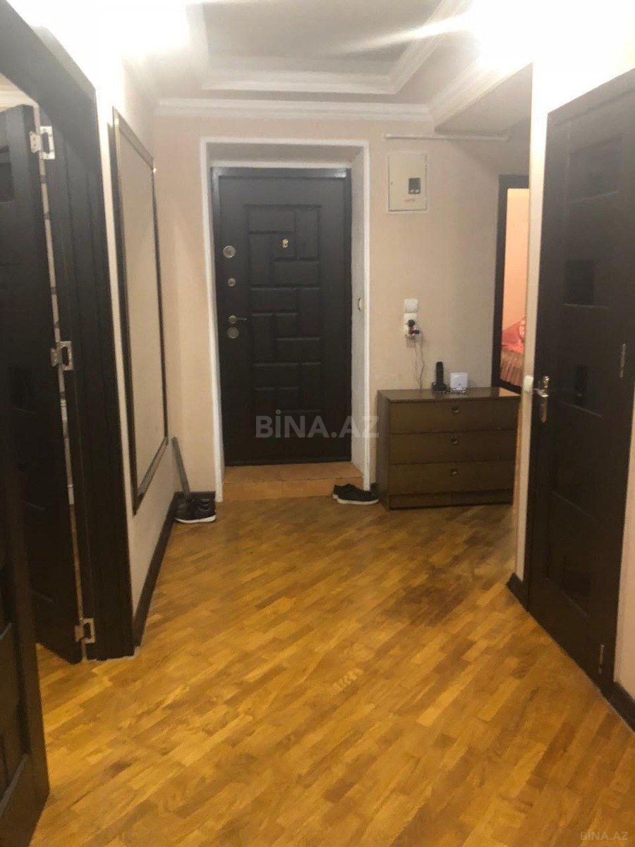 4 otaqlı Köhnə tikili, 6-cı mikrorayon q., Bakı