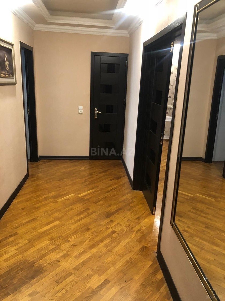 4 otaqlı Köhnə tikili, 6-cı mikrorayon q., Bakı