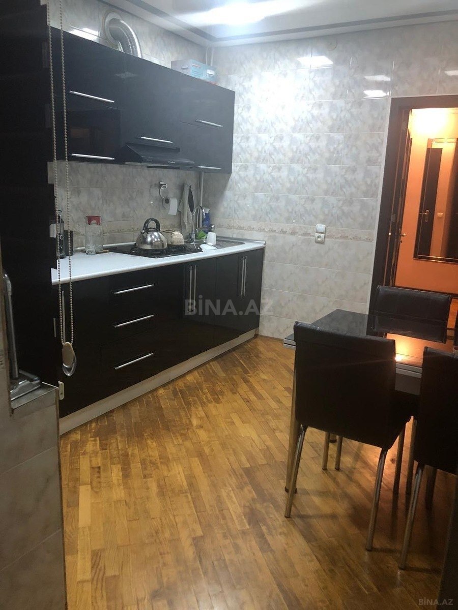 4 otaqlı Köhnə tikili, 6-cı mikrorayon q., Bakı