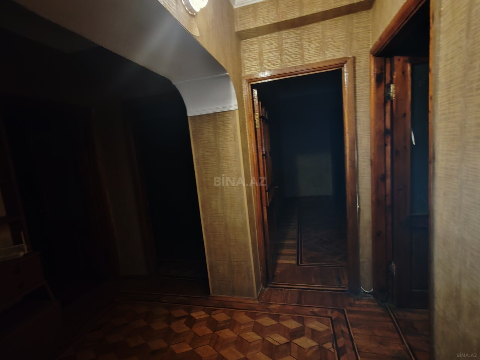 3 otaqlı Köhnə tikili, 20 Yanvar m., Bakı