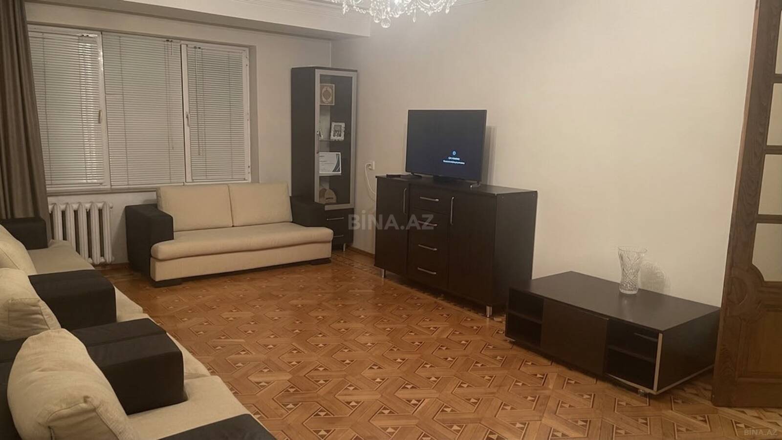 4 otaqlı Köhnə tikili, Elmlər Akademiyası m., Bakı