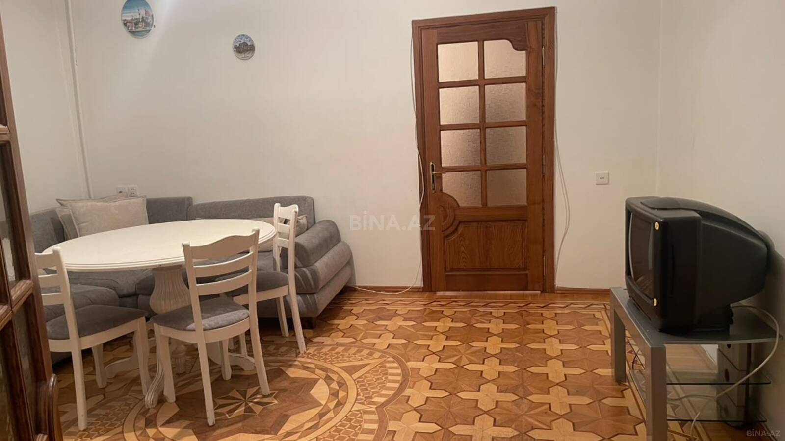 4 otaqlı Köhnə tikili, Elmlər Akademiyası m., Bakı