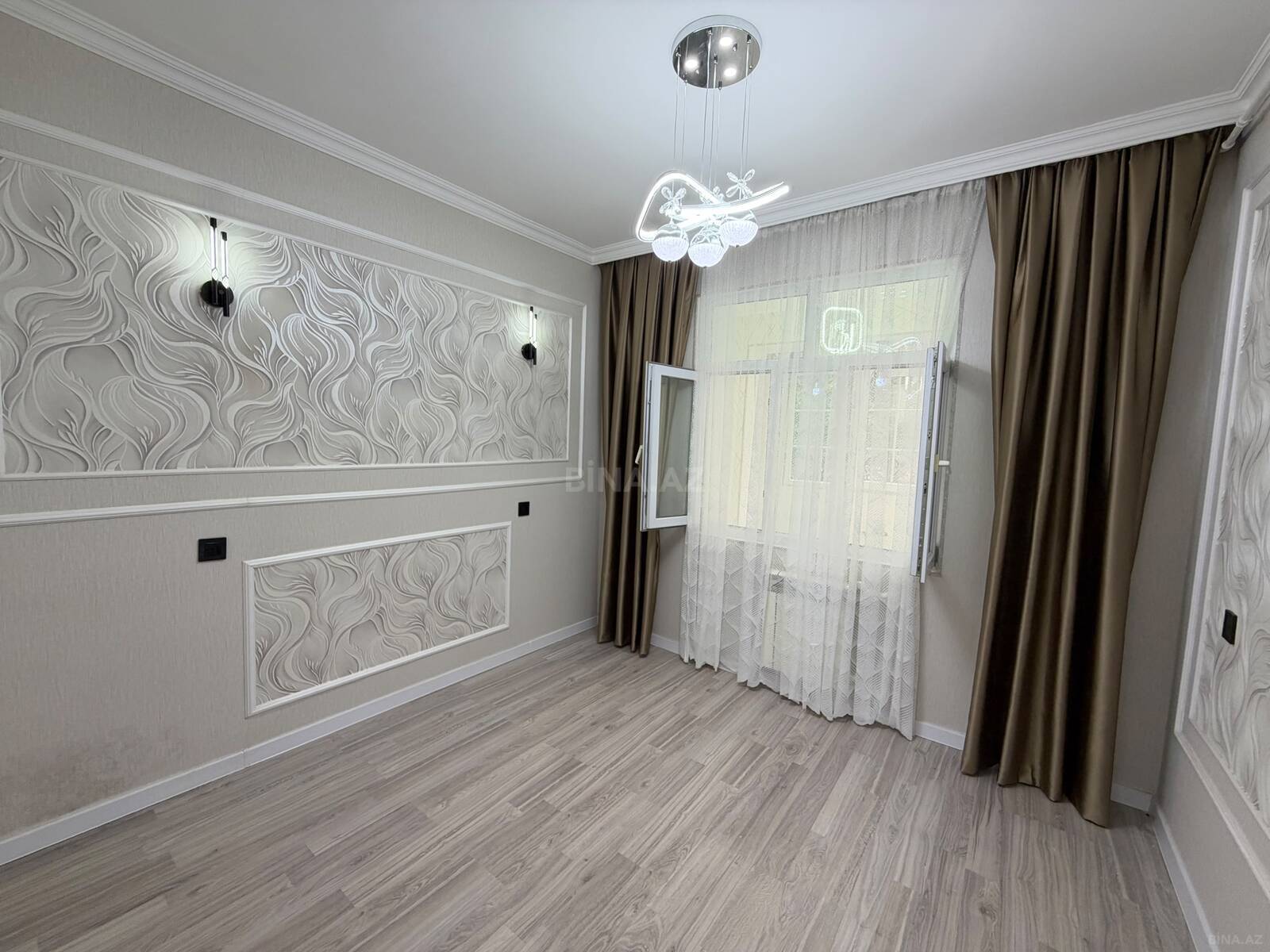 3 otaqlı Köhnə tikili, Xalqlar Dostluğu m., Bakı
