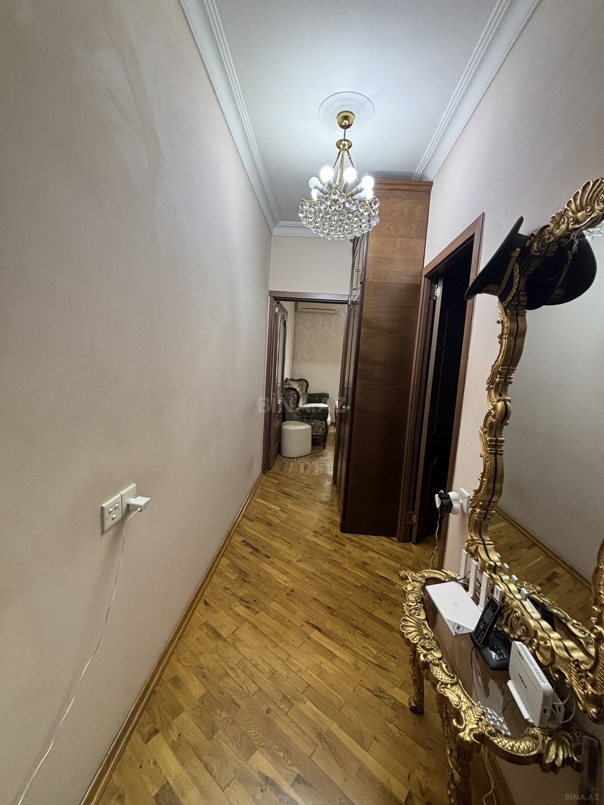 3 otaqlı Köhnə tikili, 8-ci mikrorayon q., Bakı