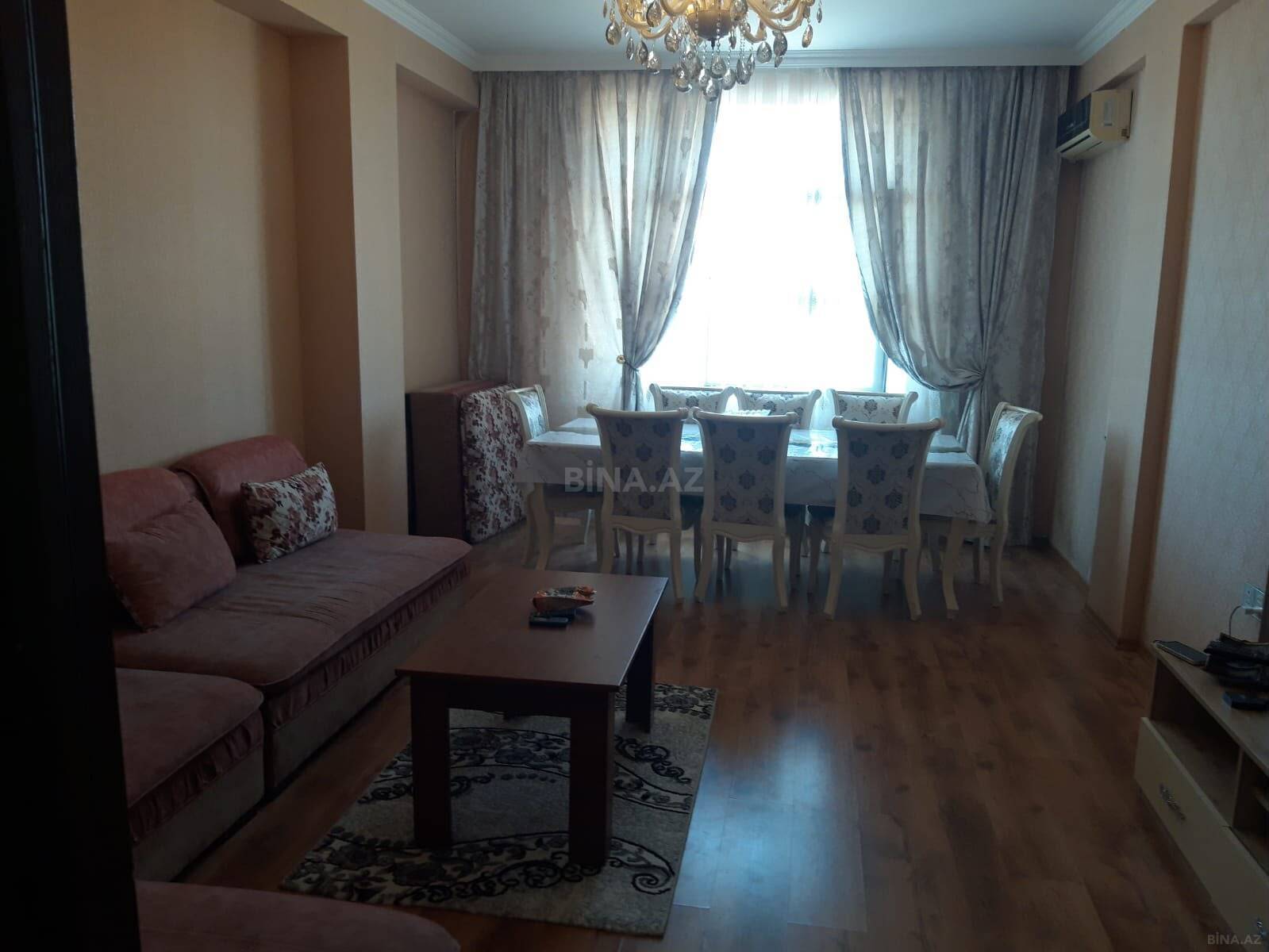 3 otaqlı Yeni tikili, Xırdalan