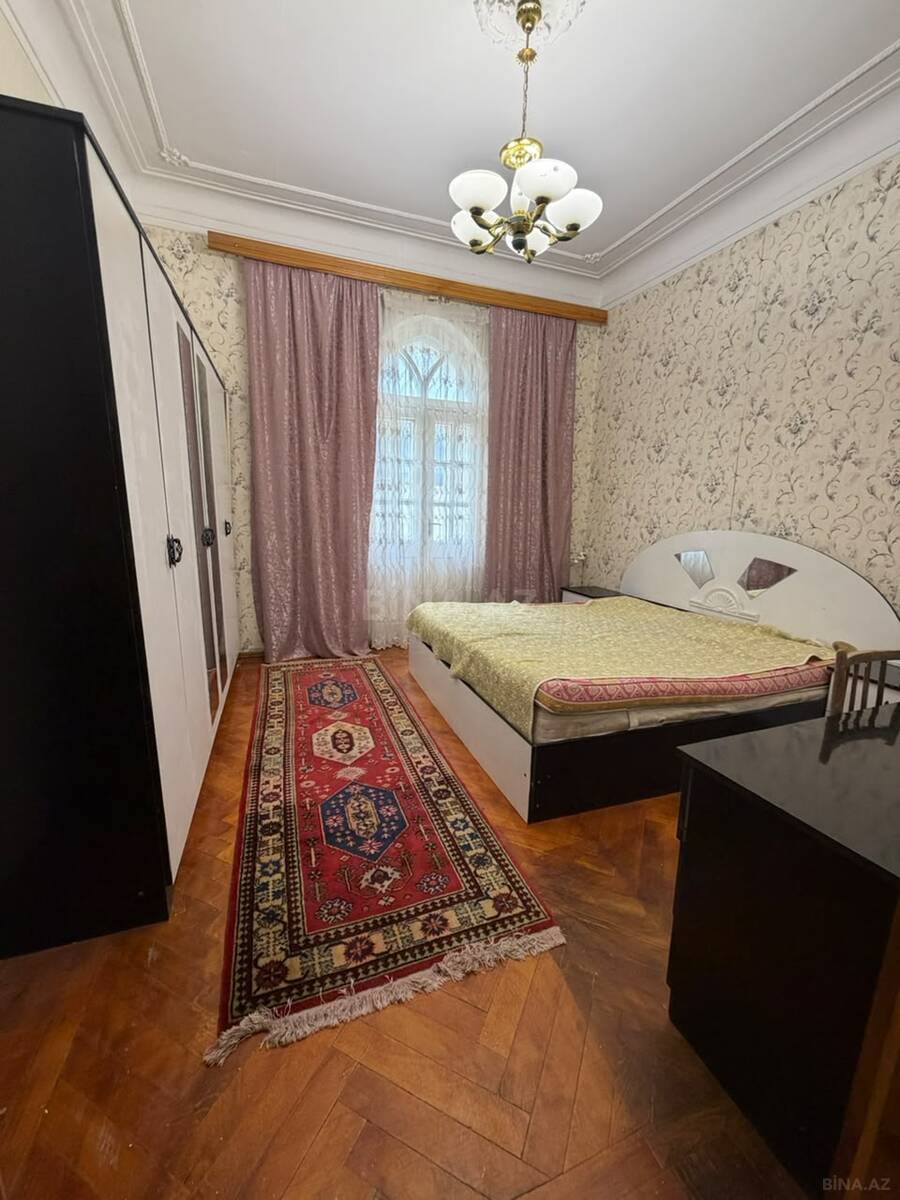 3 otaqlı Köhnə tikili, Nizami m., Bakı
