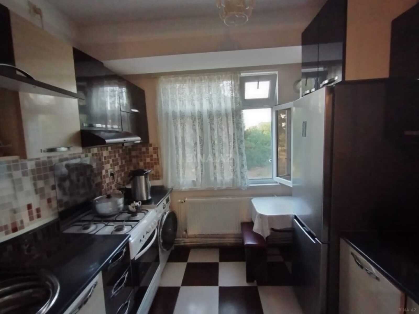 4 otaqlı Köhnə tikili, Sumqayıt
