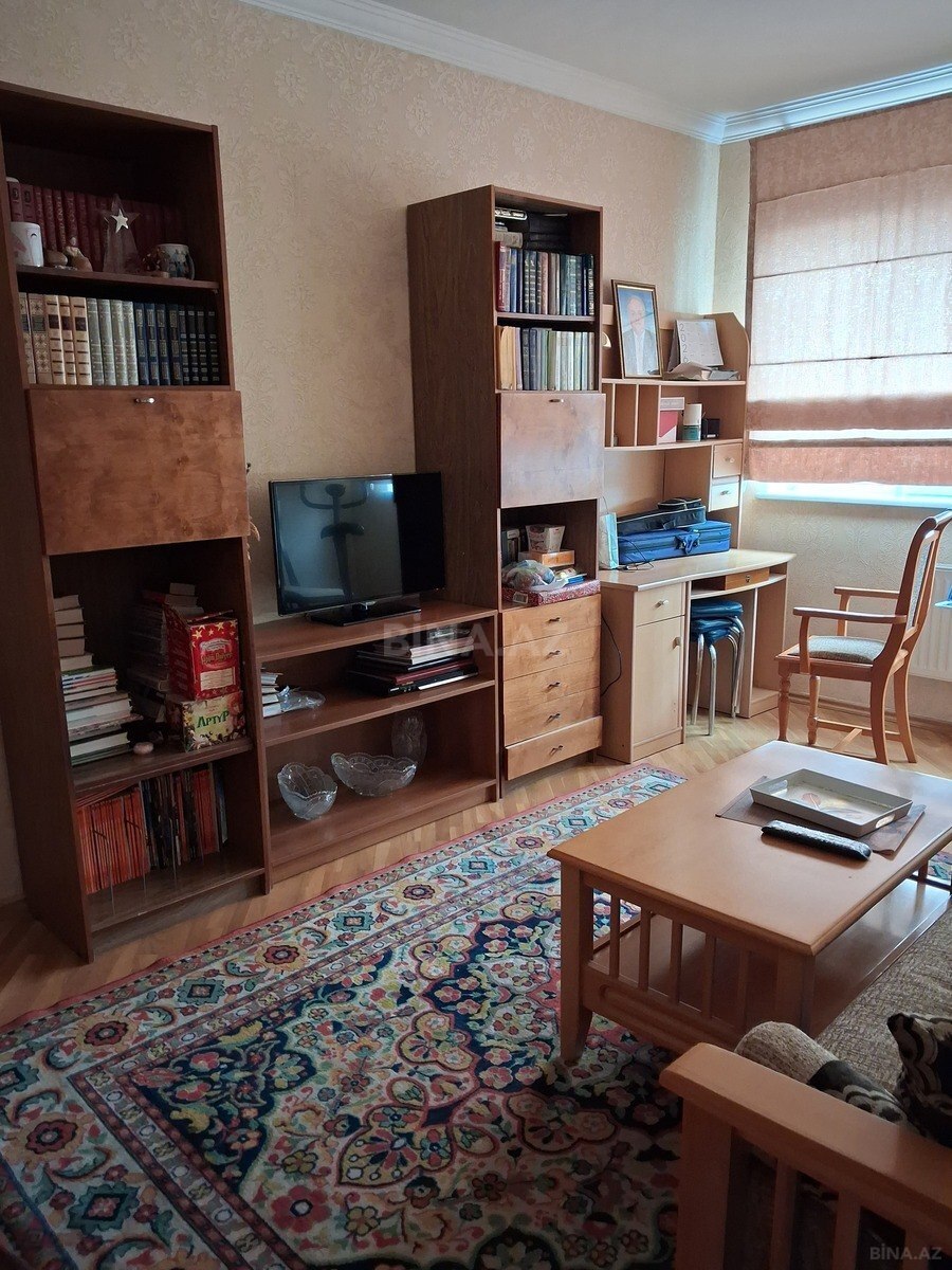 4 otaqlı Köhnə tikili, Yeni Yasamal q., Bakı