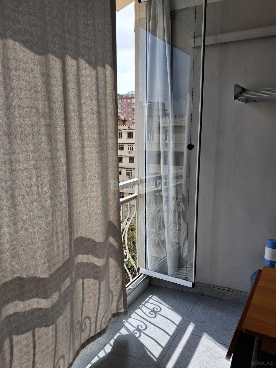 4 otaqlı Köhnə tikili, Yeni Yasamal q., Bakı