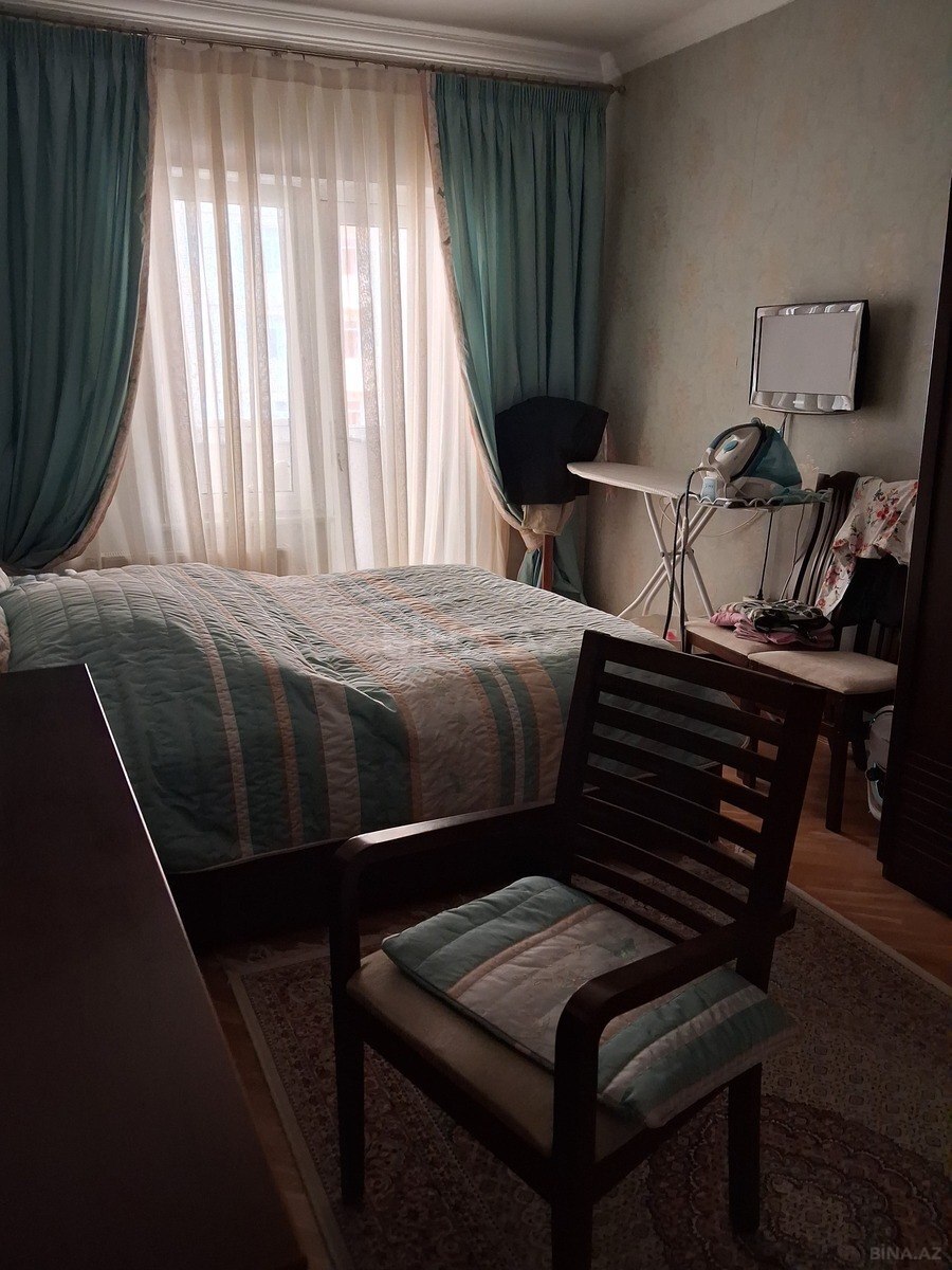 4 otaqlı Köhnə tikili, Yeni Yasamal q., Bakı