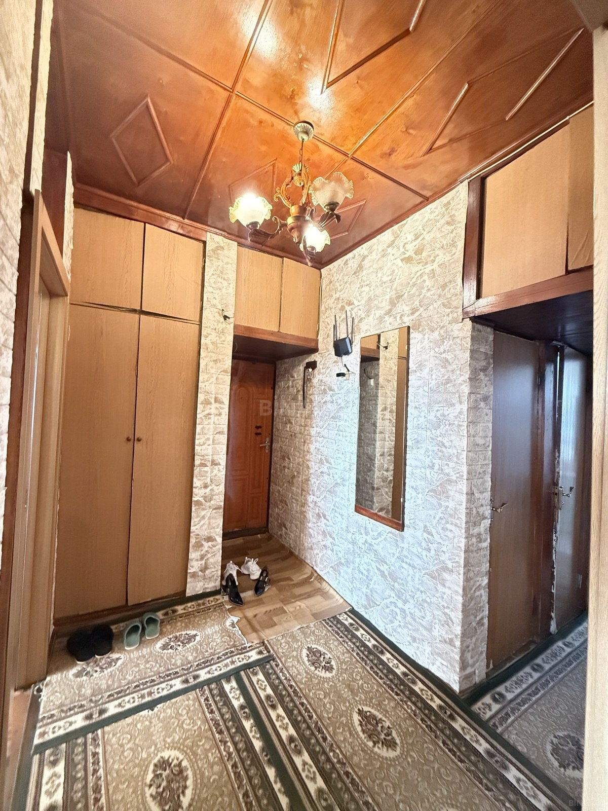 3 otaqlı Köhnə tikili, Həzi Aslanov m., Bakı