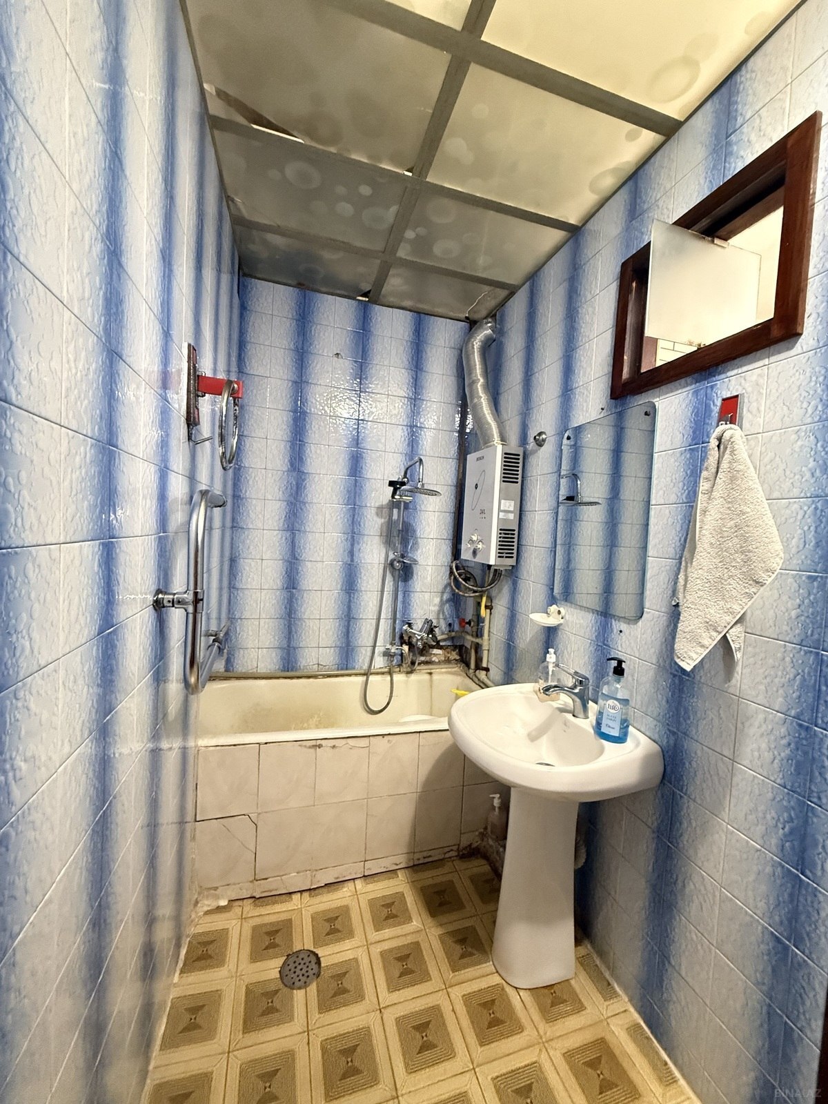 3 otaqlı Köhnə tikili, Həzi Aslanov m., Bakı