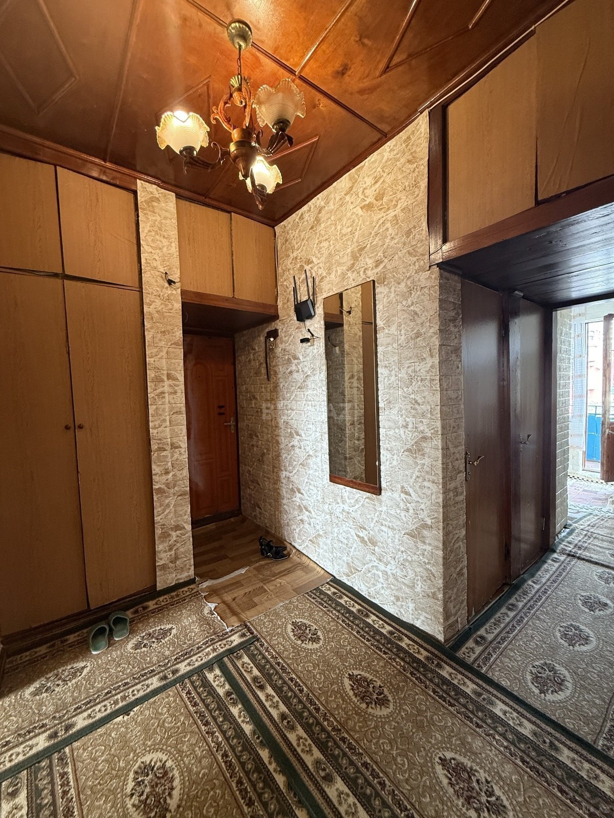 3 otaqlı Köhnə tikili, Həzi Aslanov m., Bakı