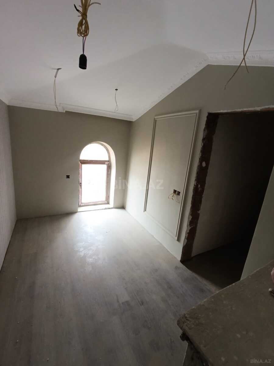 4 otaqlı Yeni tikili, Xırdalan