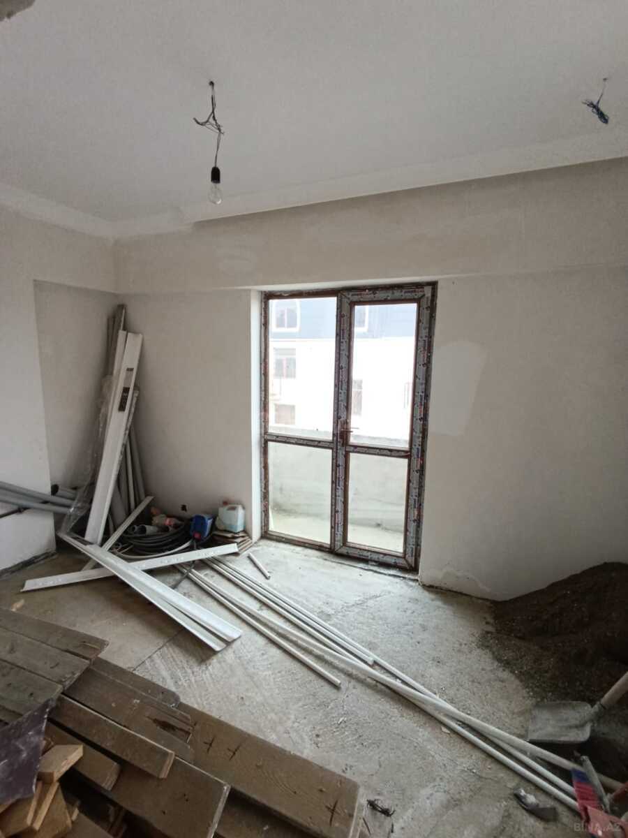 4 otaqlı Yeni tikili, Xırdalan