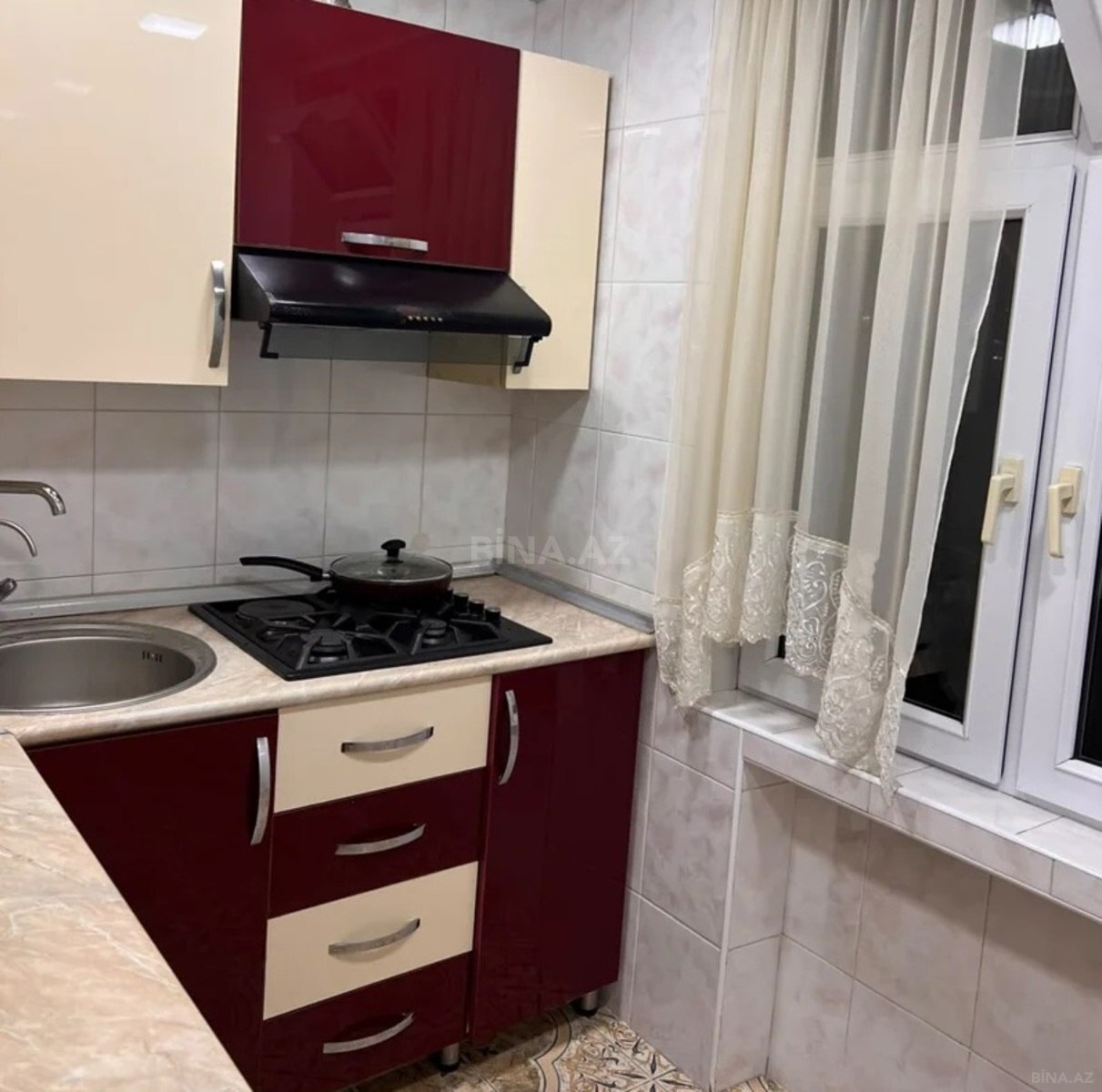1 otaqlı Köhnə tikili, İnşaatçılar m., Bakı
