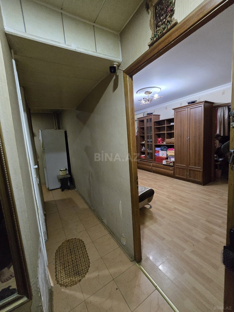 3 otaqlı Köhnə tikili, Elmlər Akademiyası m., Bakı
