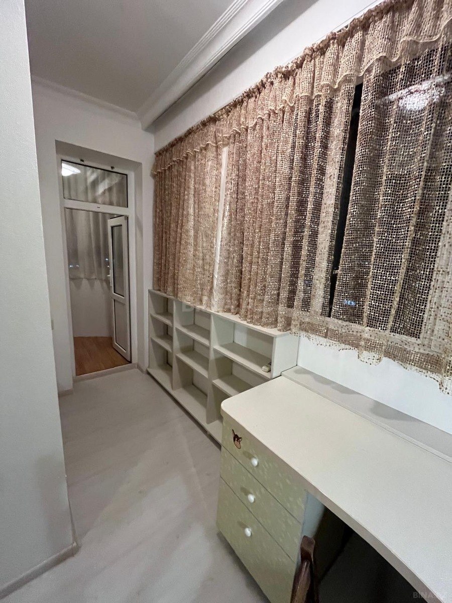 3 otaqlı Yeni tikili, Elmlər Akademiyası m., Bakı