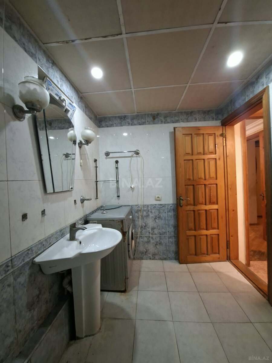 2 otaqlı Köhnə tikili, Elmlər Akademiyası m., Bakı