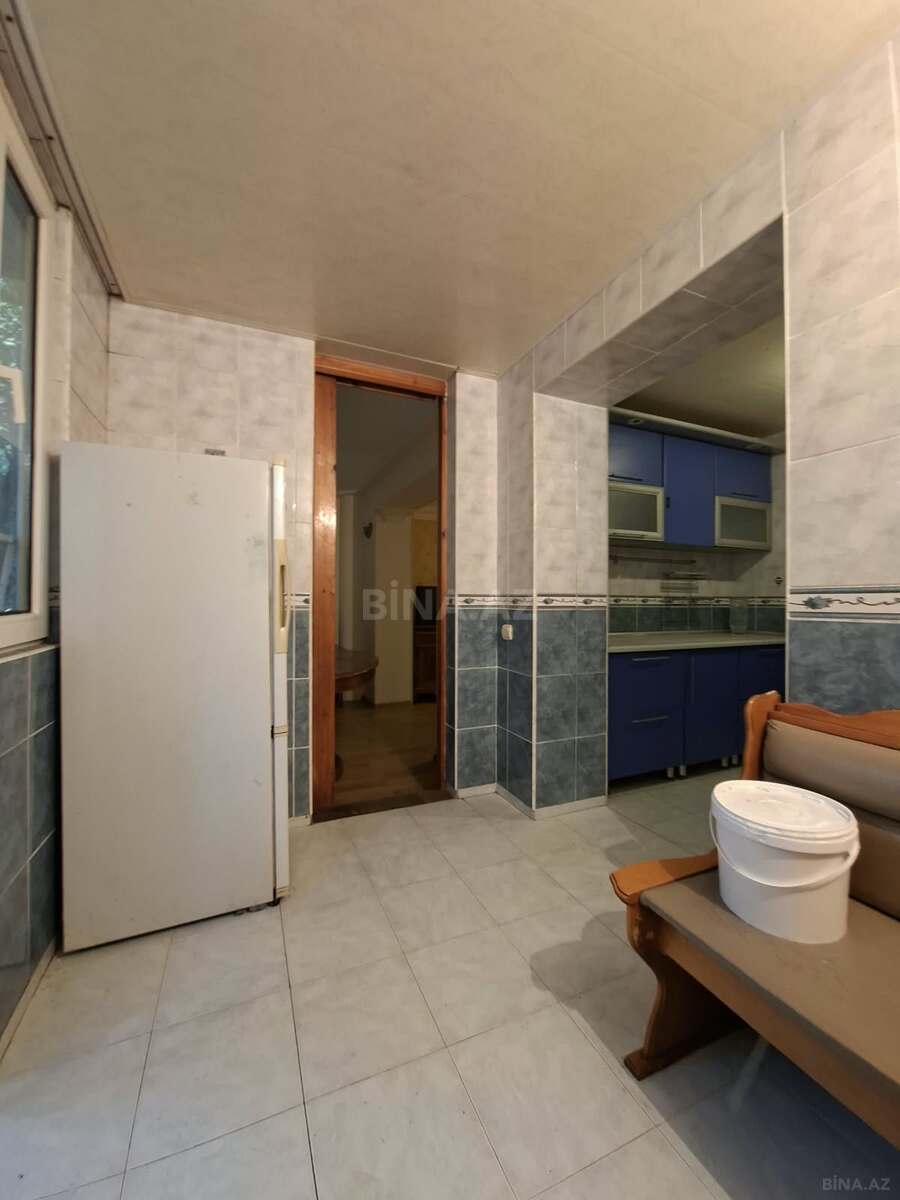 2 otaqlı Köhnə tikili, Elmlər Akademiyası m., Bakı