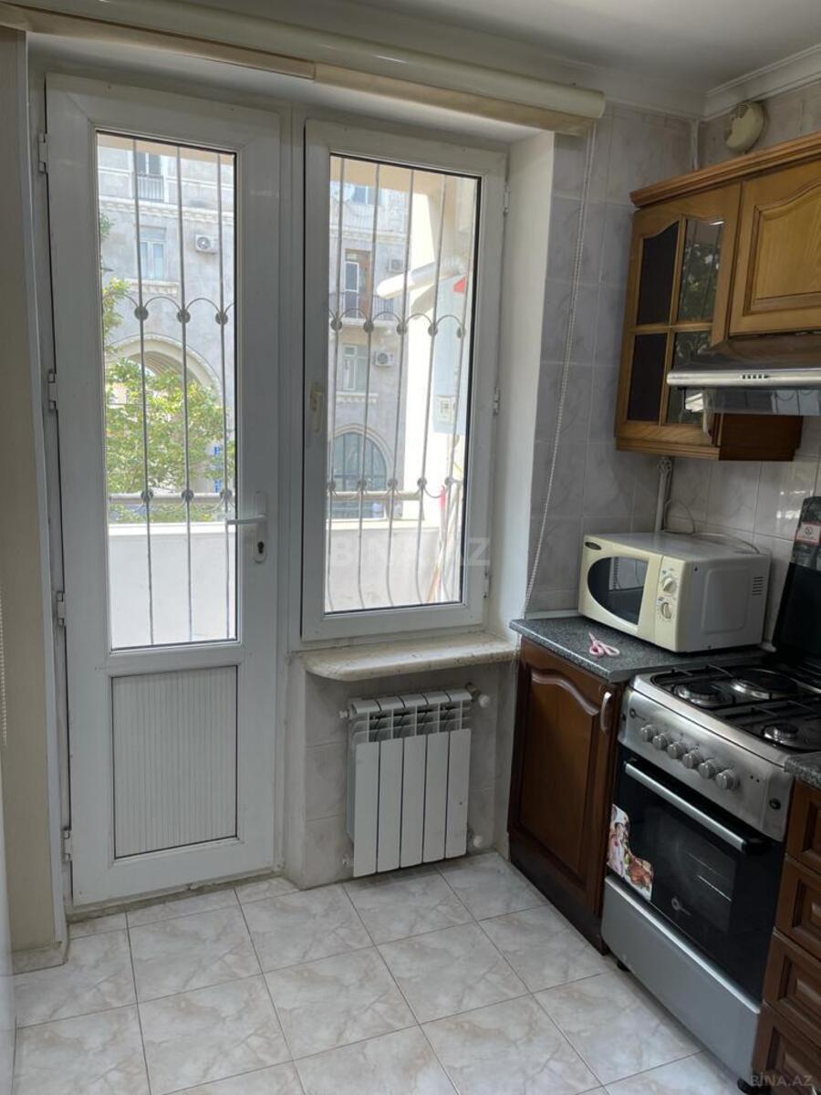 2 otaqlı Köhnə tikili, 28 May m., Bakı
