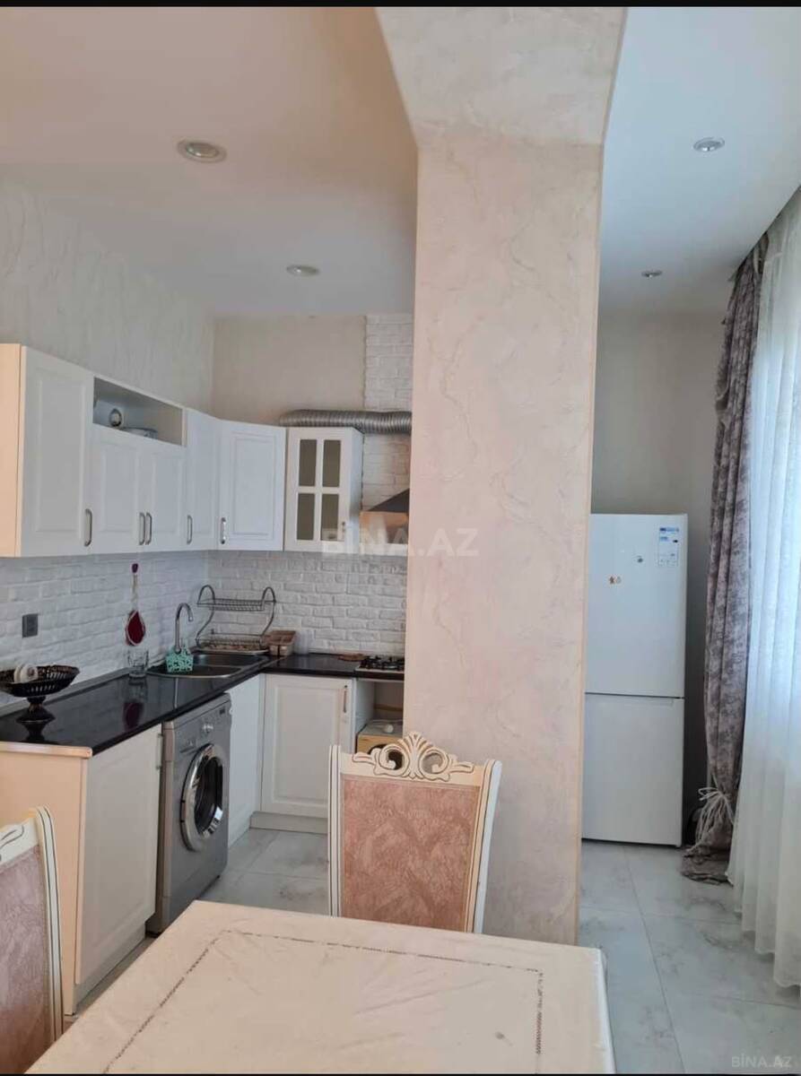 3 otaqlı Köhnə tikili, 28 May m., Bakı
