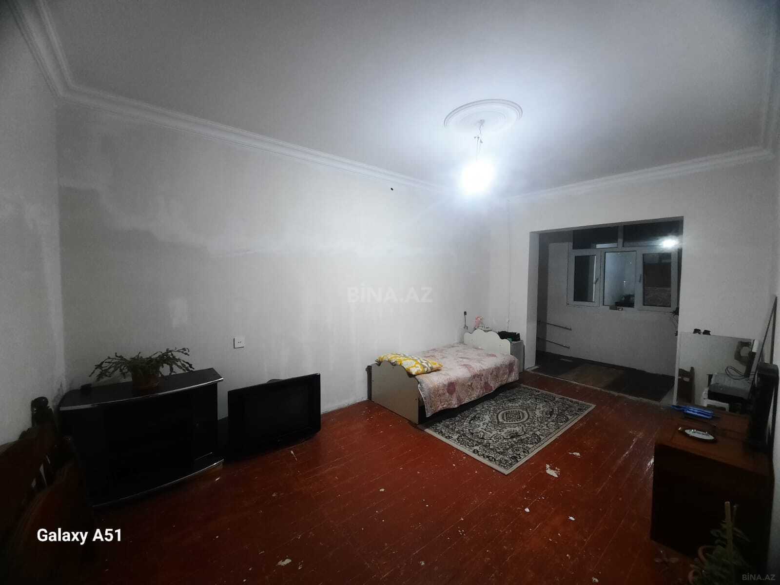 5 otaqlı Köhnə tikili, Suraxanı r., Bakı
