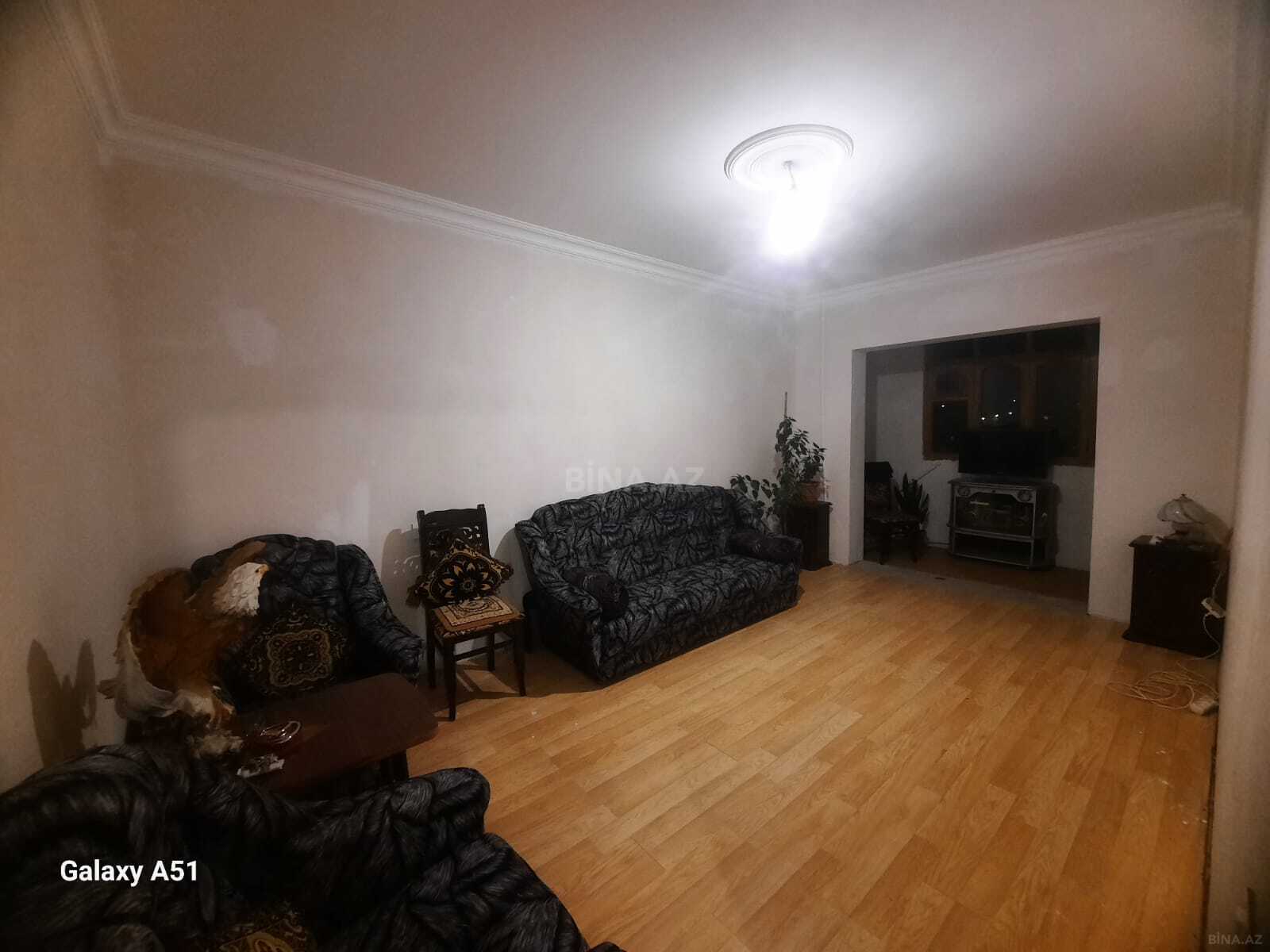 5 otaqlı Köhnə tikili, Suraxanı r., Bakı