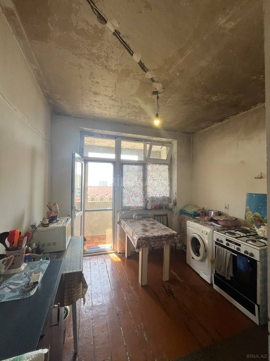 3 otaqlı Köhnə tikili, Həzi Aslanov m., Bakı