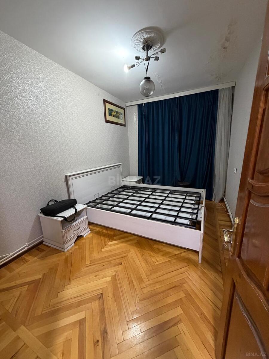 3 otaqlı Köhnə tikili, Elmlər Akademiyası m., Bakı