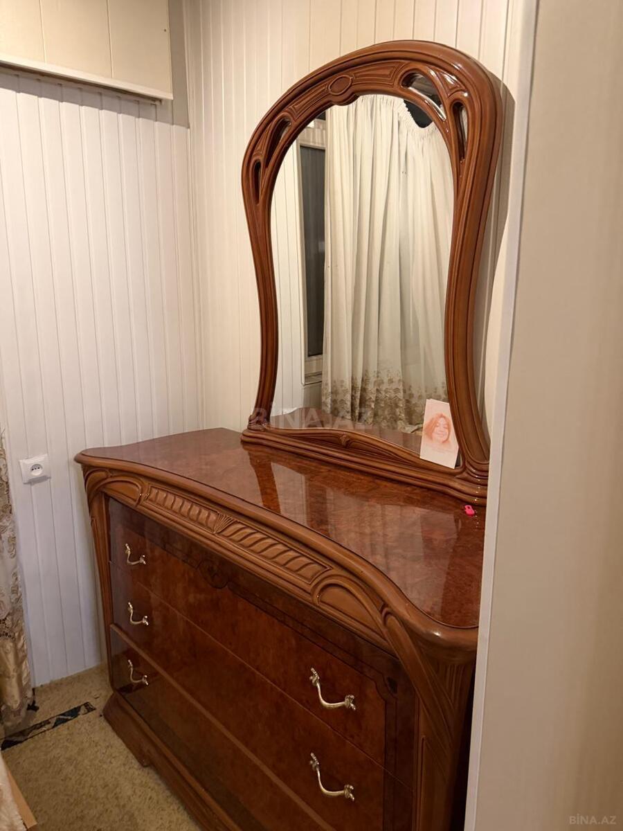 3 otaqlı Köhnə tikili, Elmlər Akademiyası m., Bakı