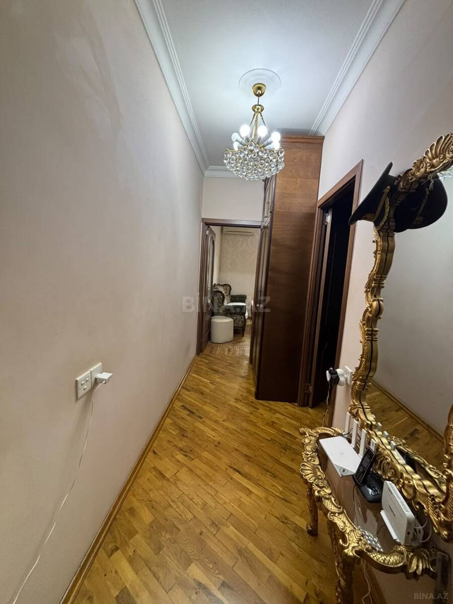 3 otaqlı Köhnə tikili, 8-ci mikrorayon q., Bakı