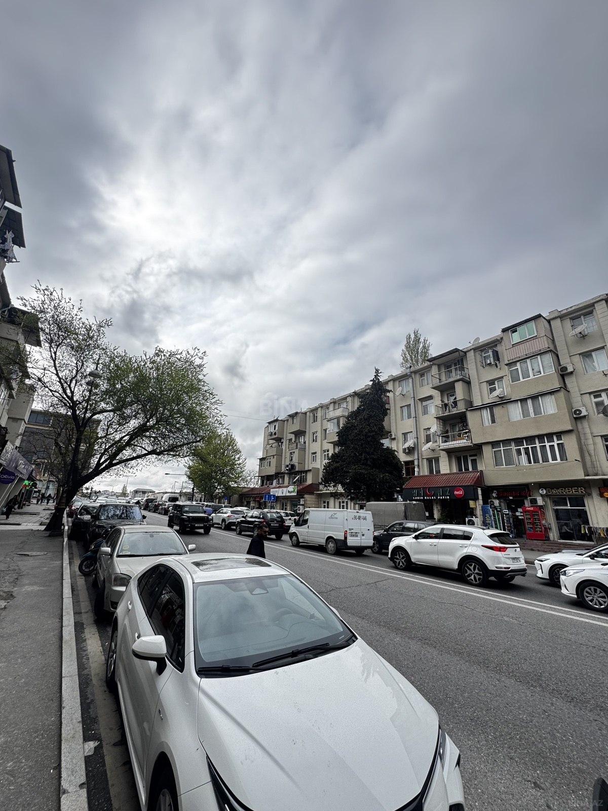 3 otaqlı Köhnə tikili, Elmlər Akademiyası m., Bakı