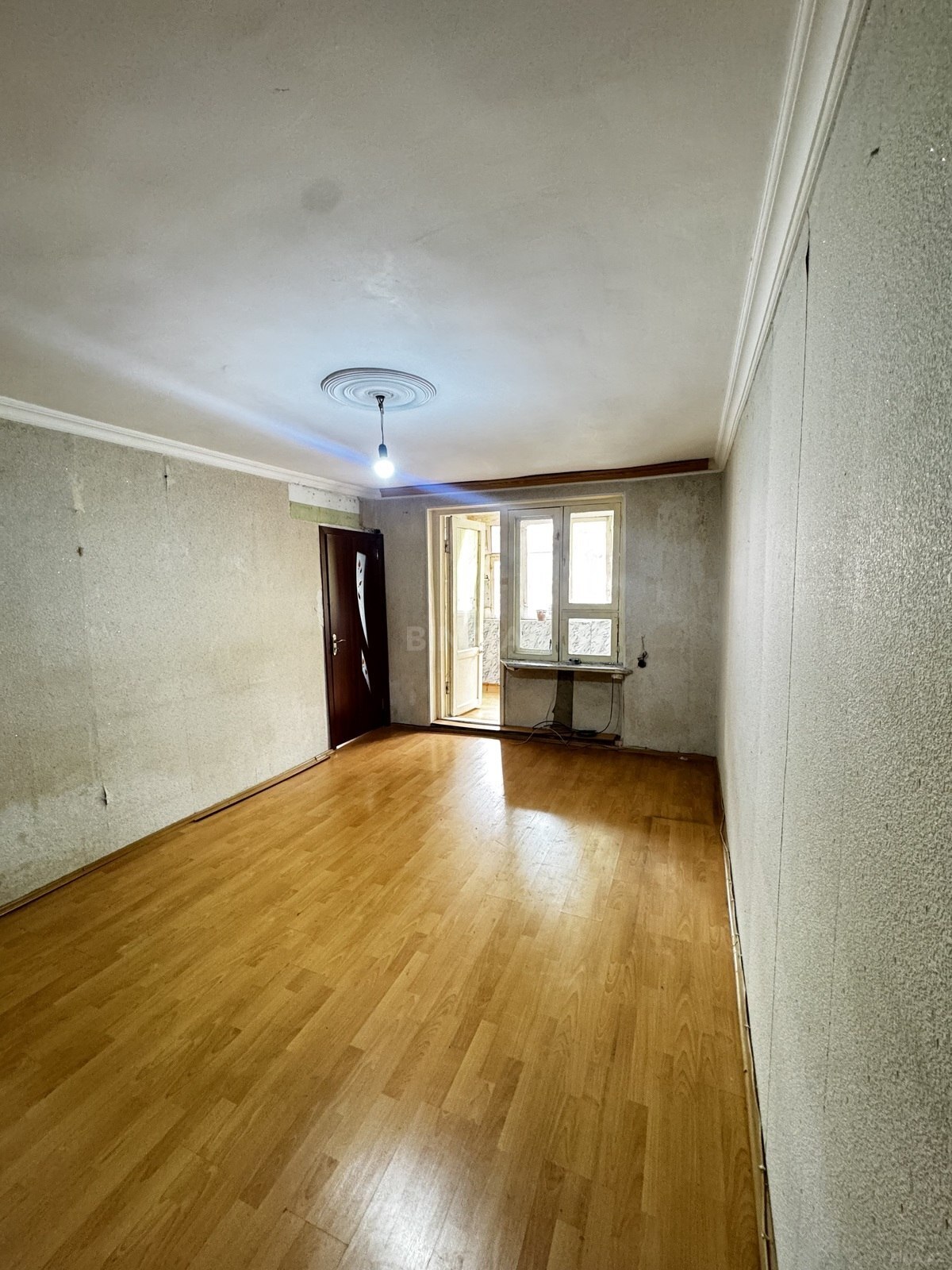 3 otaqlı Köhnə tikili, Elmlər Akademiyası m., Bakı