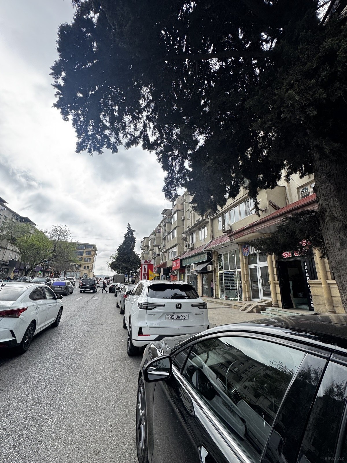 3 otaqlı Köhnə tikili, Elmlər Akademiyası m., Bakı