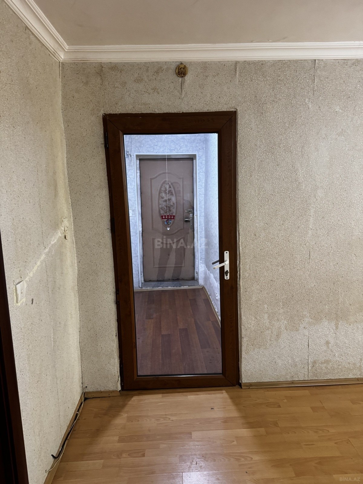 3 otaqlı Köhnə tikili, Elmlər Akademiyası m., Bakı