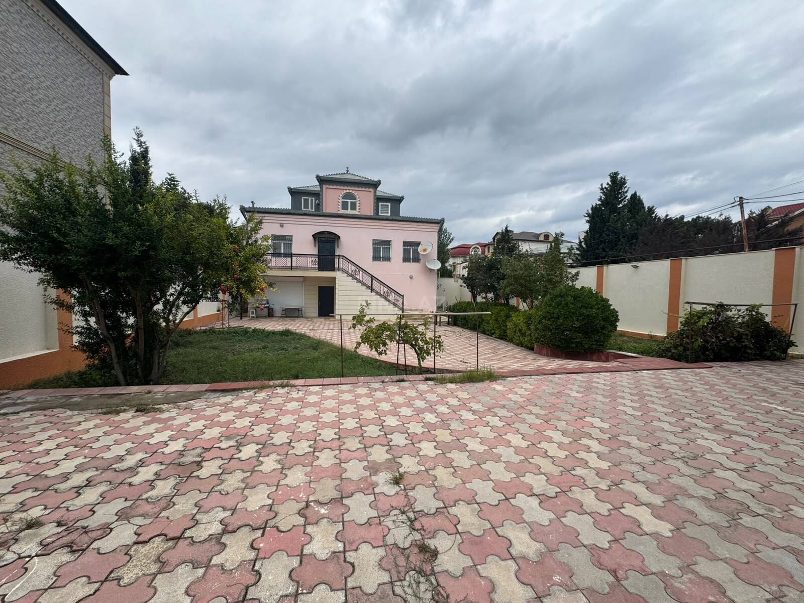 7 otaqlı Həyət evi/Bağ evi, Badamdar q., Bakı