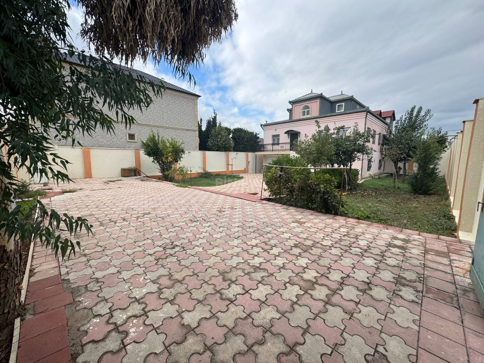 7 otaqlı Həyət evi/Bağ evi, Badamdar q., Bakı