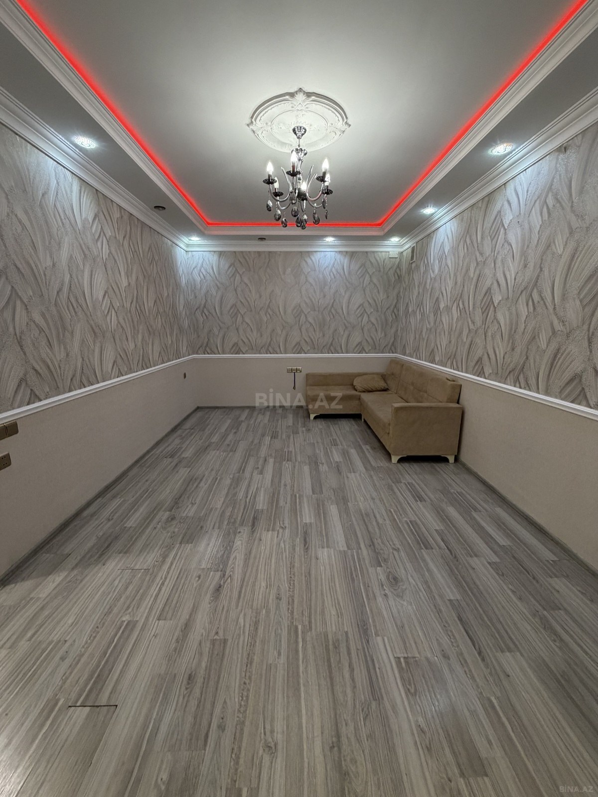 3 otaqlı Köhnə tikili, Həzi Aslanov q., Bakı