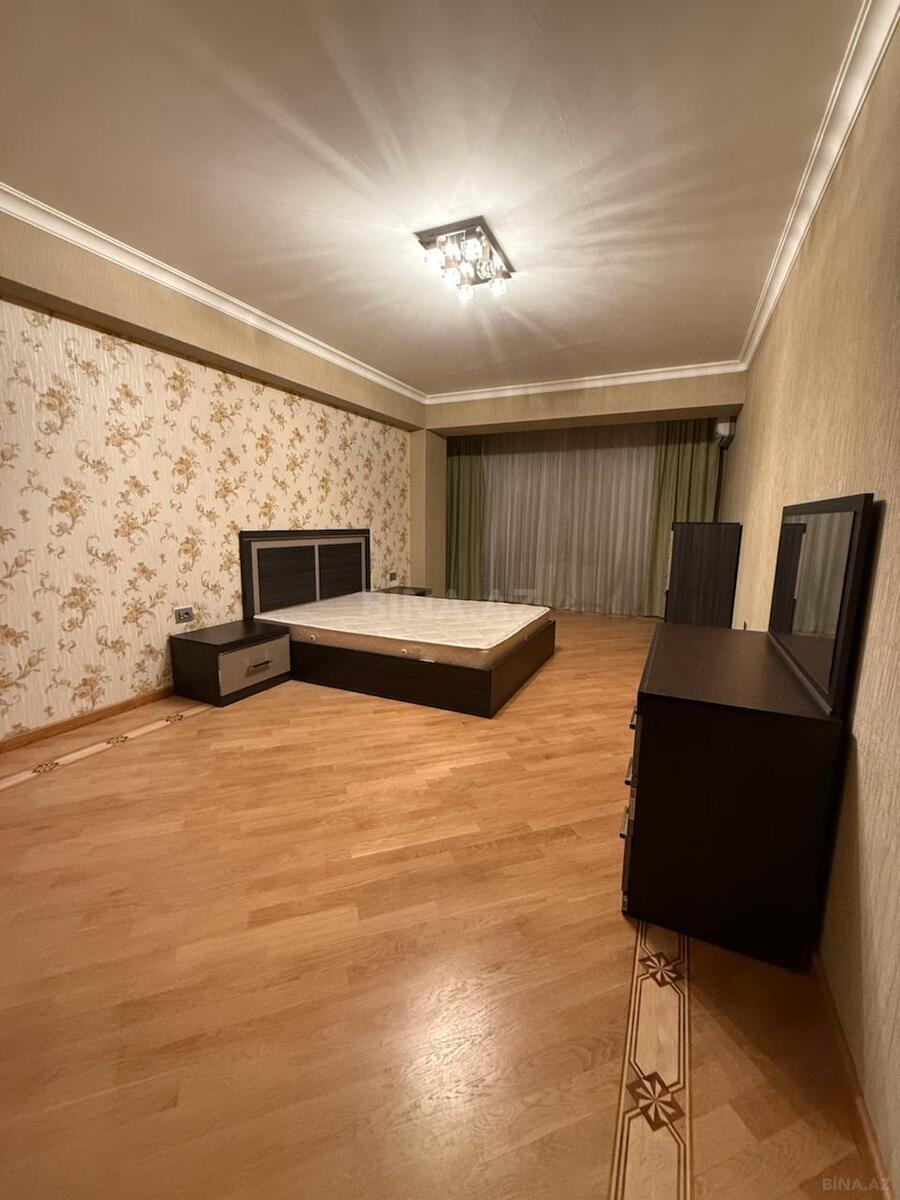 3 otaqlı Köhnə tikili, 28 May m., Bakı