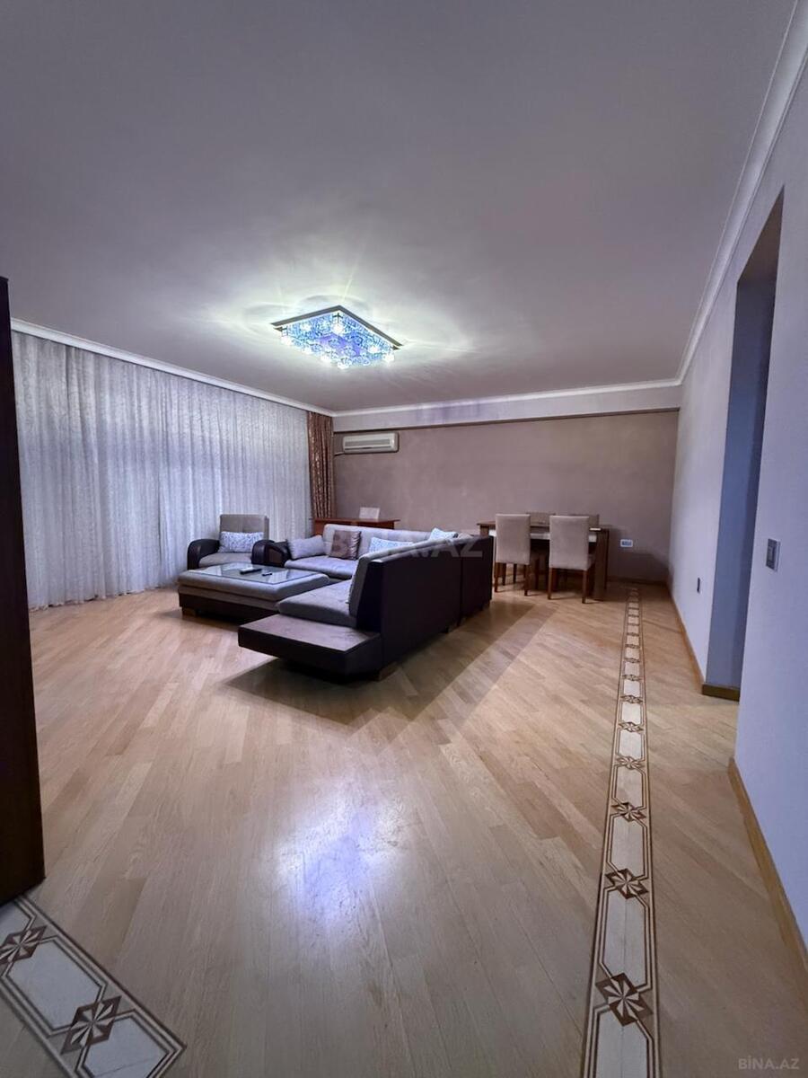 3 otaqlı Köhnə tikili, 28 May m., Bakı