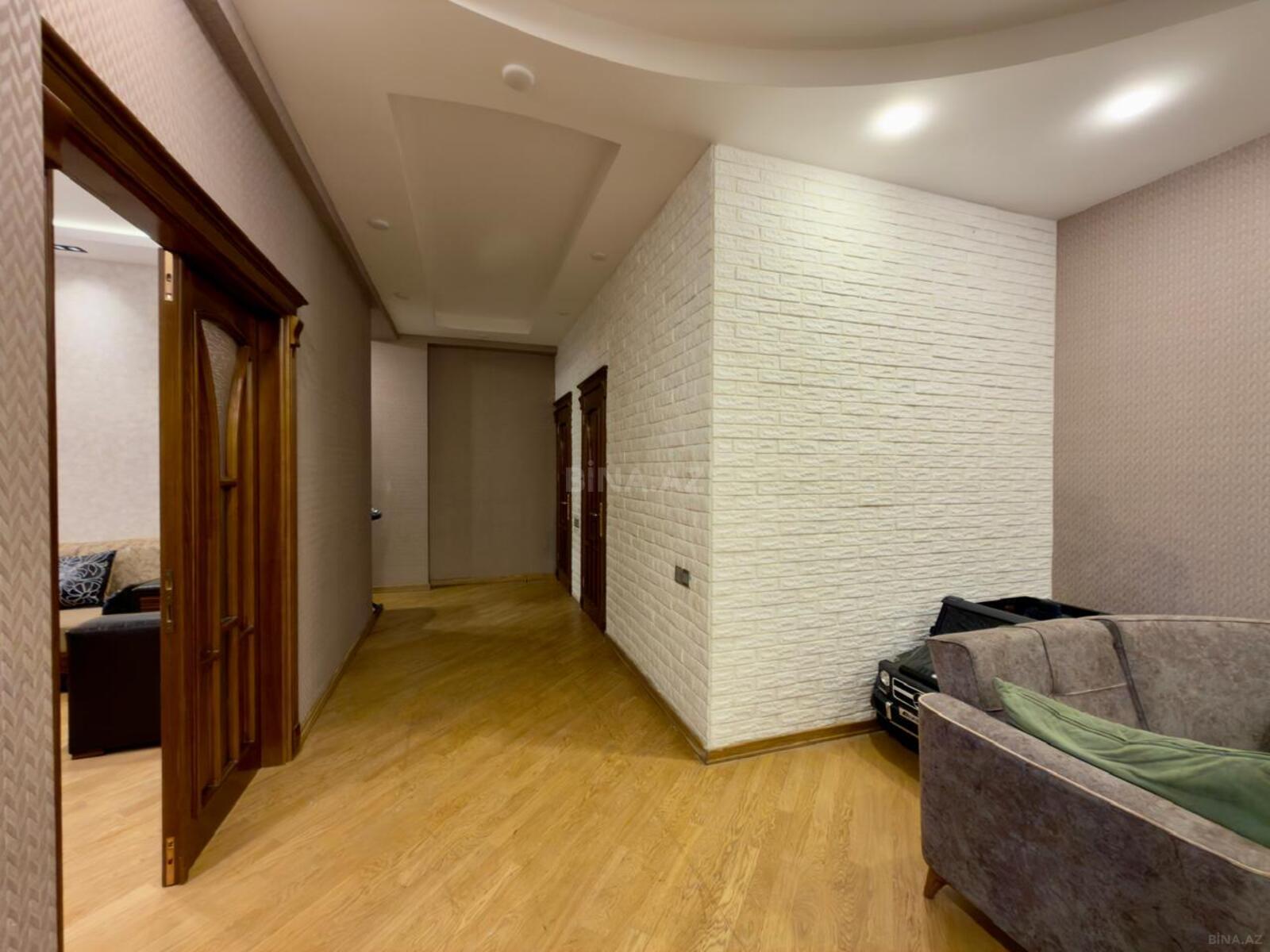 4 otaqlı Yeni tikili, Nizami m., Bakı