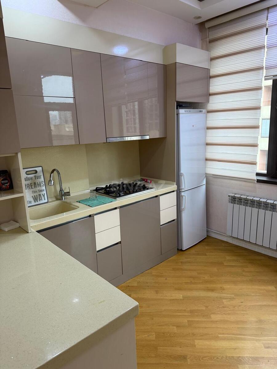 3 otaqlı Yeni tikili, Elmlər Akademiyası m., Bakı