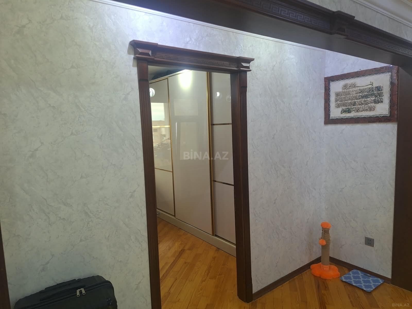 5 otaqlı Köhnə tikili, Qaraçuxur q., Bakı