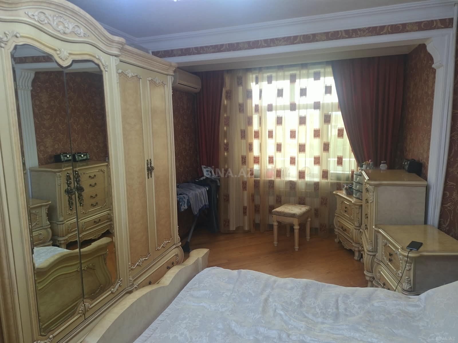 5 otaqlı Köhnə tikili, Qaraçuxur q., Bakı