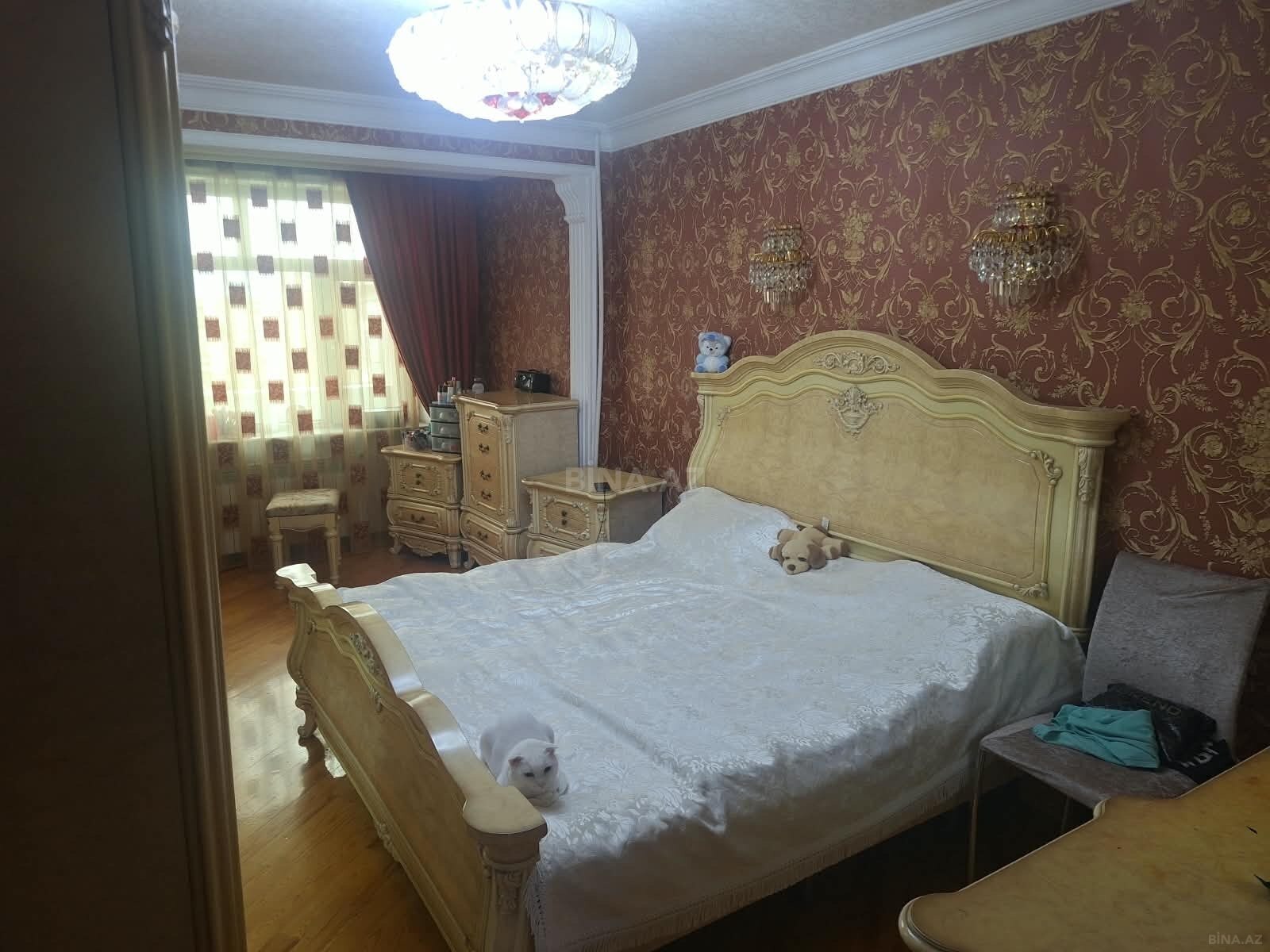 5 otaqlı Köhnə tikili, Qaraçuxur q., Bakı