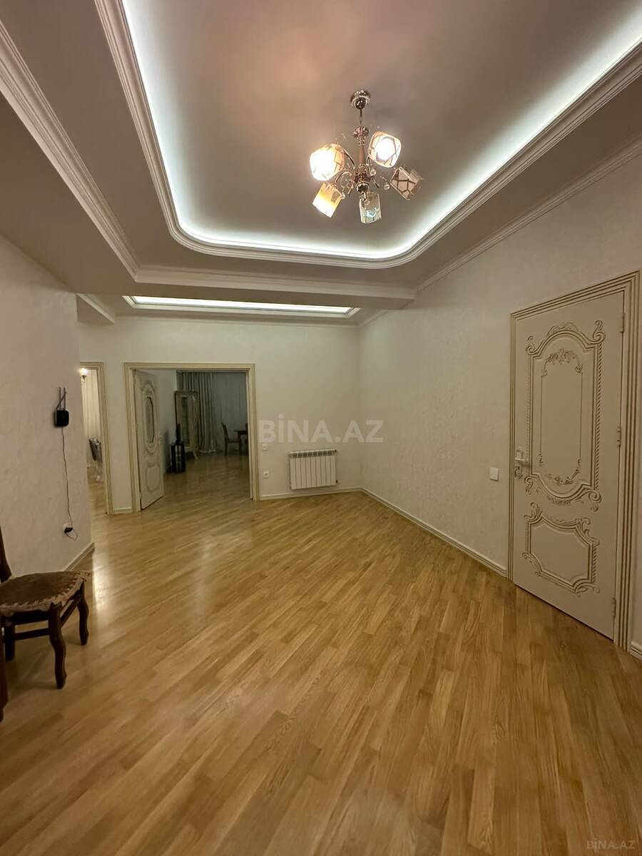 3 otaqlı Yeni tikili, İnşaatçılar m., Bakı